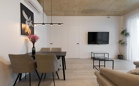 Bossa Nova - Modern 2 Bedroom Apartment In The Center